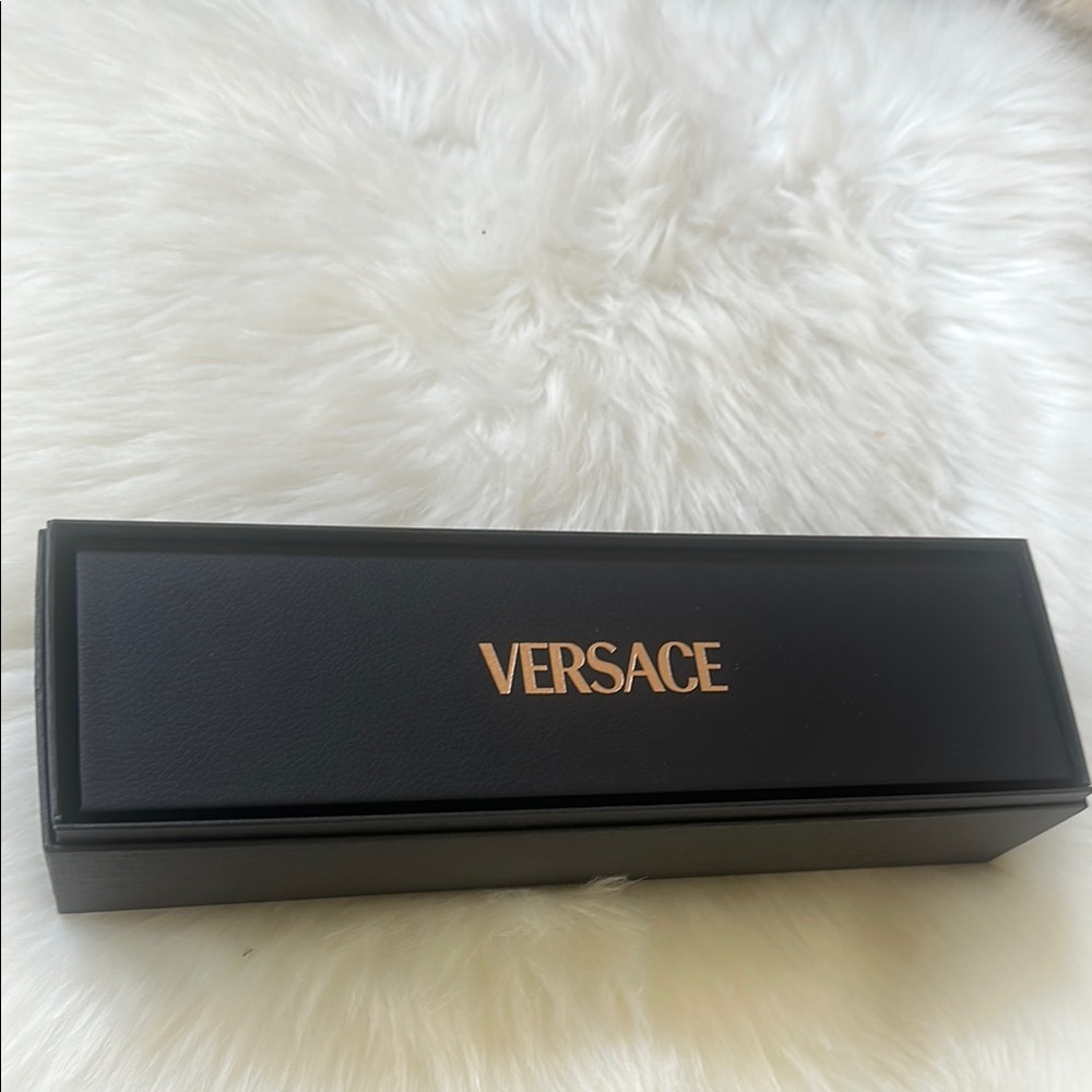Versace bracelet - Picture 2 of 7